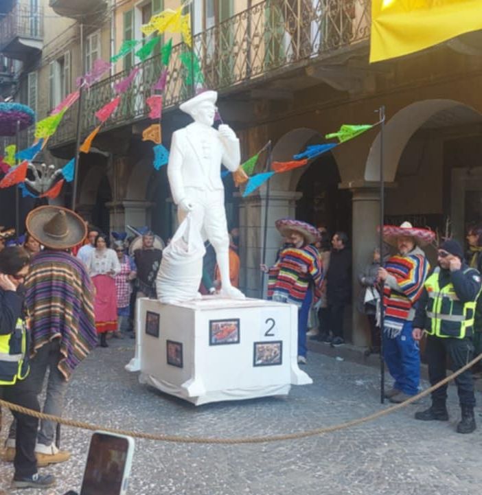 Sfilata di carnevale a Gattinara per le vie del centro