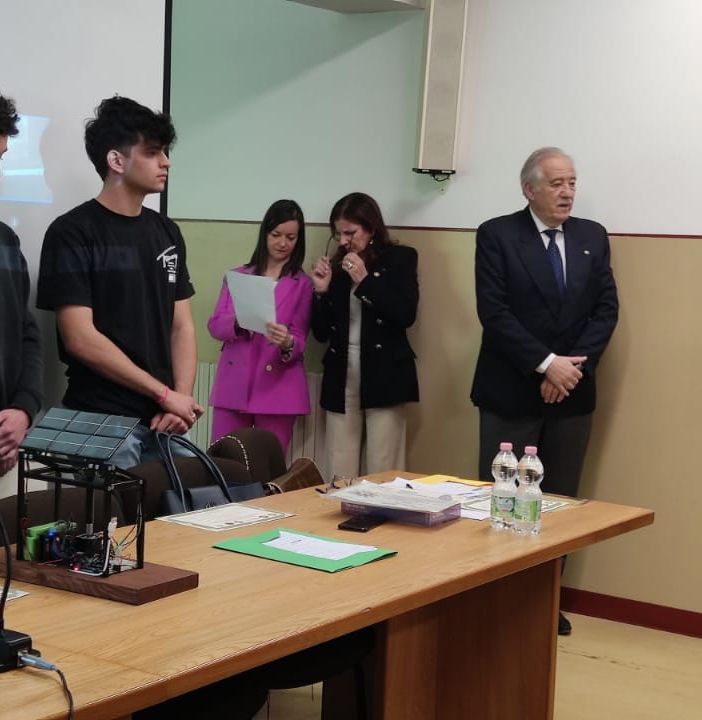 Terza edizione del concorso Personaggi valsesiani, vince la pensilina ecosostenibile