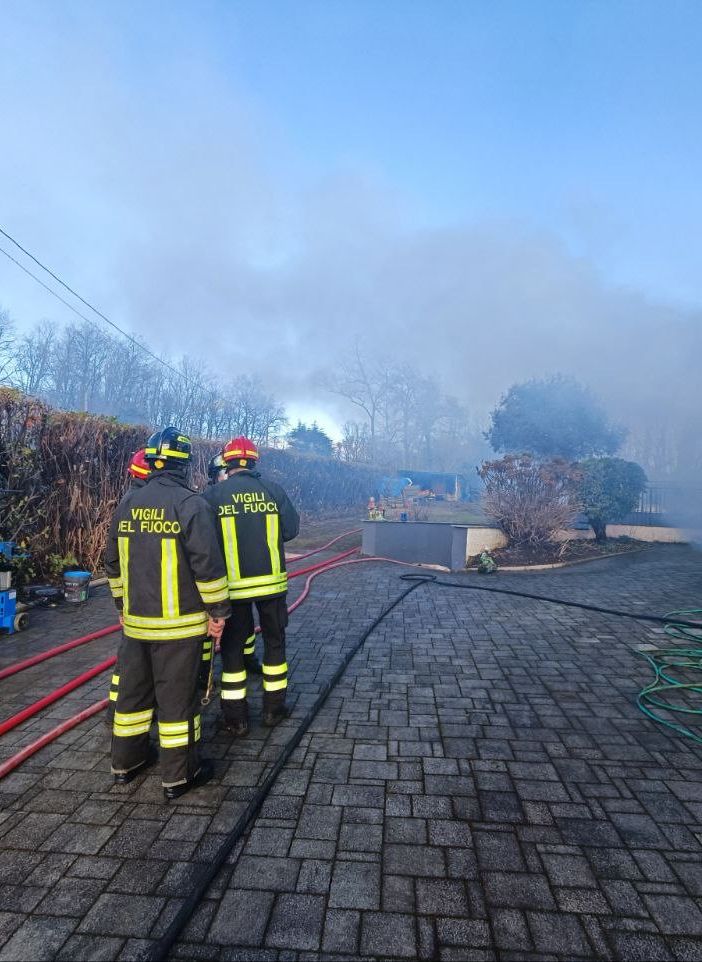 Incendio scantinato ad Agrate Conturbia