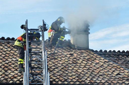 Valdilana: Incendio canna fumaria a Soprana
