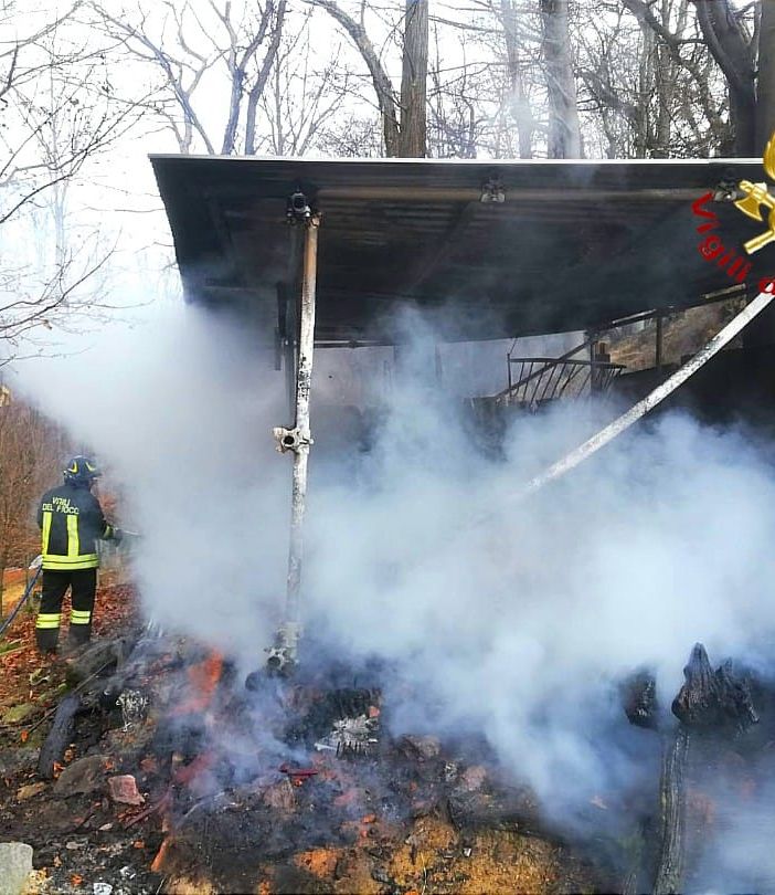 Valduggia: Stalla a fuoco, tempestivo intervento dei Vigili del Fuoco