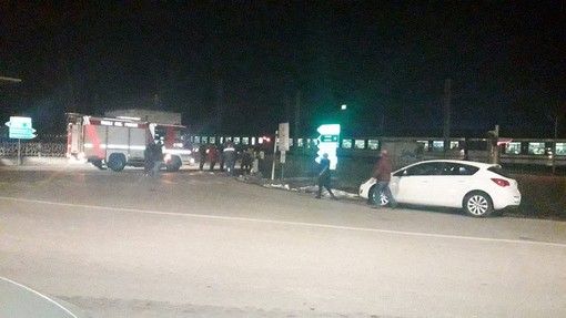 Treno travolge operai sulla ferrovia Torino-Milano: cinque morti