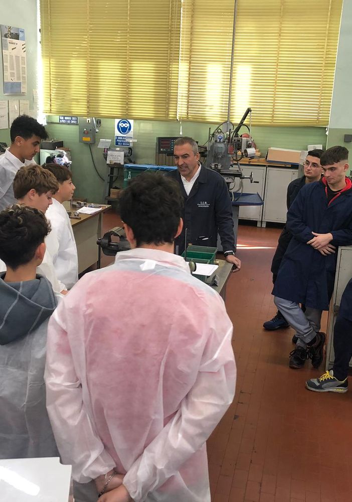 Le terze medie in visita all'istituto Lancia di Borgosesia