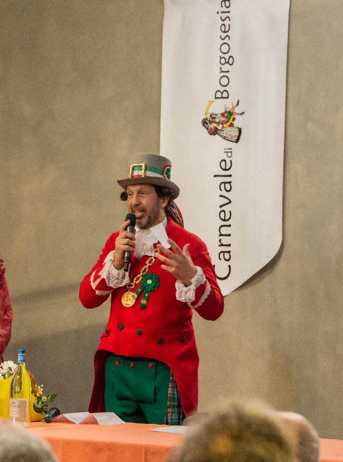 “La Gin”: storie e curiosità della maschera femminile del carnevale di Borgosesia.