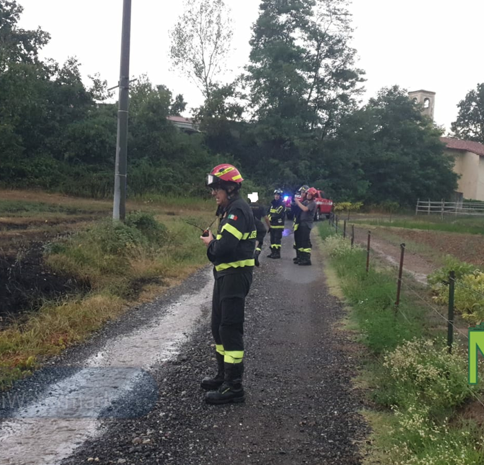 Forte vento e piogge nel Biellese: incendio a Masserano, alberi a terra e pali pericolanti a Valdilana e Ailoche (foto di M. Benedetti)