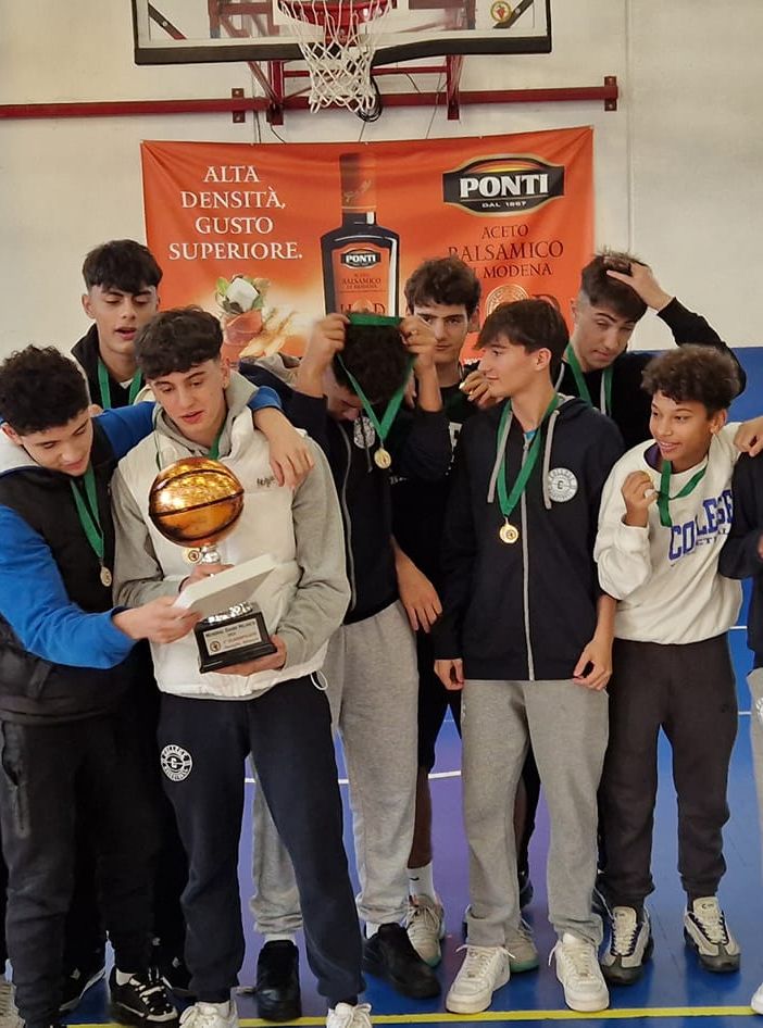 Una delle squadre premiate al Memorial Milanesi di Ghemme.