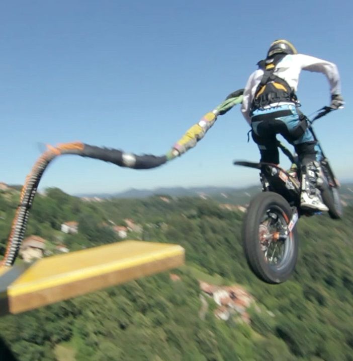 Grande successo per la festa al Ponte Colossus per i vent’anni  dello storico Bungee Center