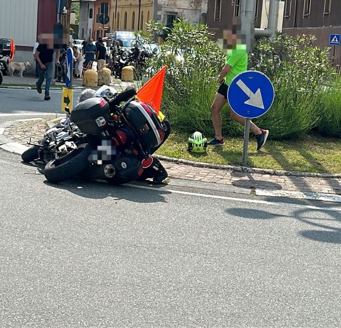 Gran Borgosesia, moto di servizio cade, lievi ferite per il conducente, foto Davide Finatti