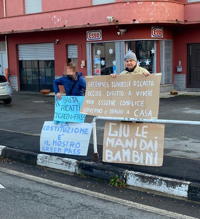 Manifestanti a Serravalle Sesia