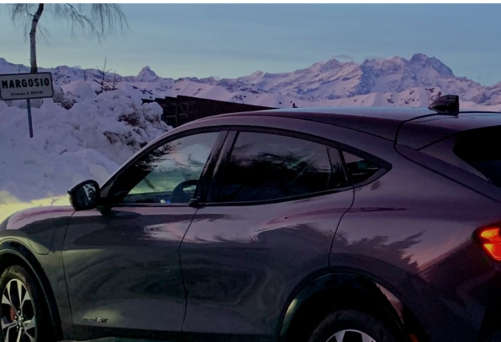 Oasi Zegna scelta per test drive della nuova Mustang elettrica