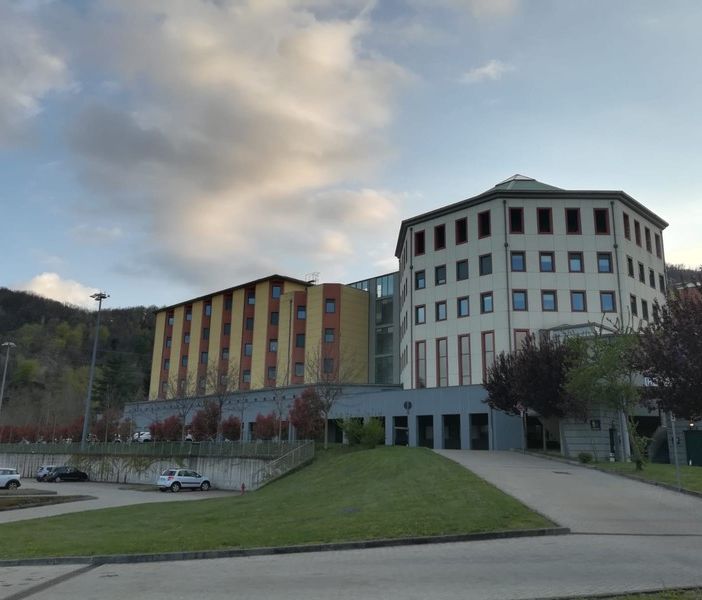 Ospedale di Borgosesia: oculistica e visite sportive, l'Asl replica a Tiramani