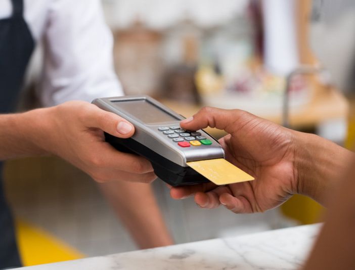 Da oggi scattano le sanzioni per chi rifiuta i pagamenti con il POS