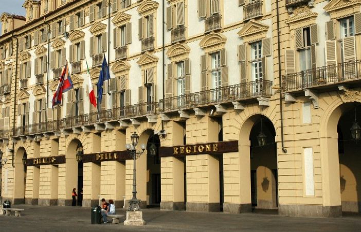 2,5 milioni dai dirigenti della Regione per l'emergenza sanitaria