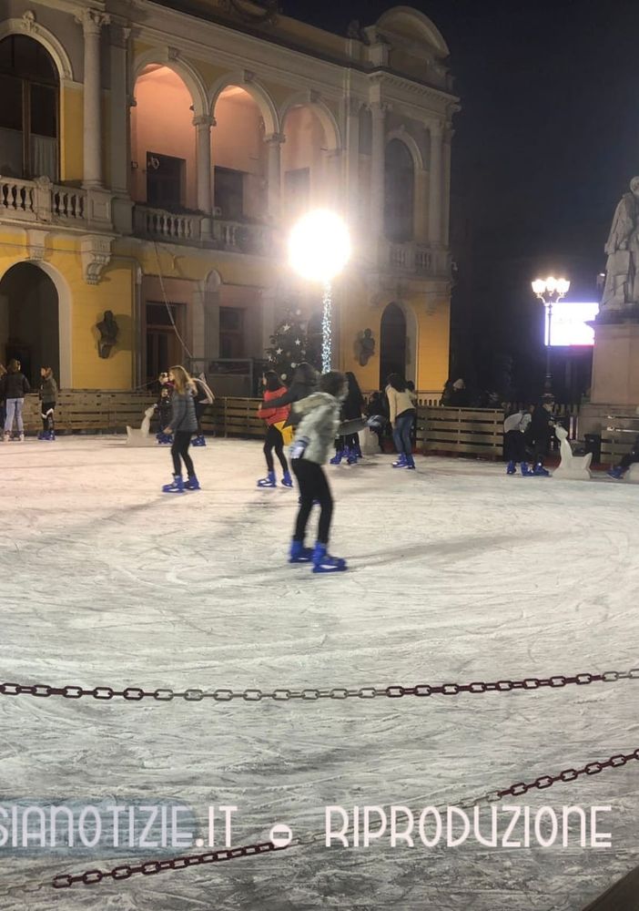 Pista pattinaggio a Varallo - Foto Laudicina per valsesianotizie.it
