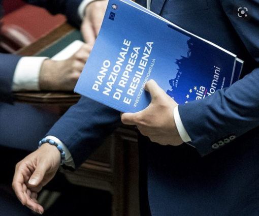 Dalla Regione consulenti gratuiti per aiutare le imprese culturali e creative  a intercettare i fondi del PNRR                                   RE I FONDI DEL PNRR