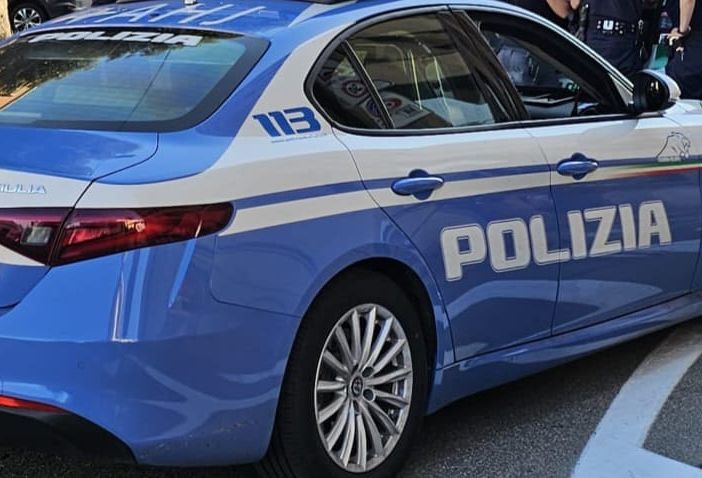 Blitz della Mobile: catturato un latitante, denunciato l'uomo che lo ospitava