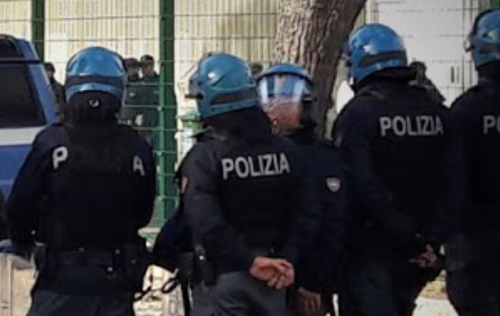 Dodici Daspo per gli scontri tra tifosi