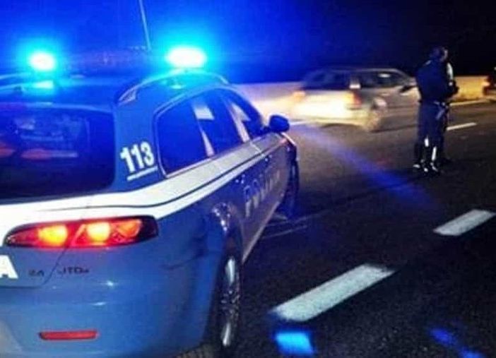 Scontro frontale tra mezzi, grosso spavento per due uomini alla guida (foto di repertorio)