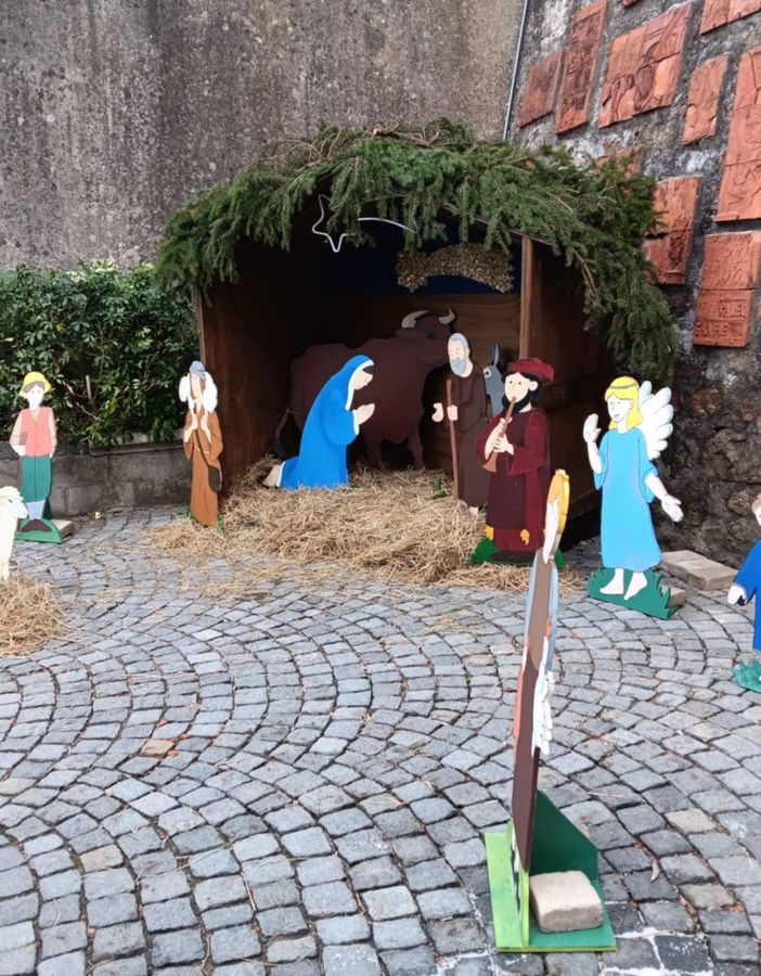 A Portula inaugurato il presepe in piazza