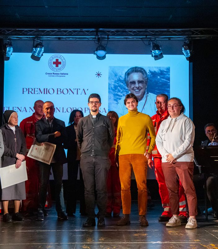 Premio bontà al gruppo animatori dell'oratorio di Borgosesia