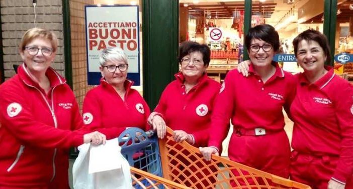 Raccolta alimentari della Croce Rossa di Borgosesia