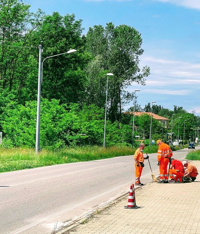 Gattinara: Partiti i lavori per la sistemazione dei marciapiedi in diversi punti della Città