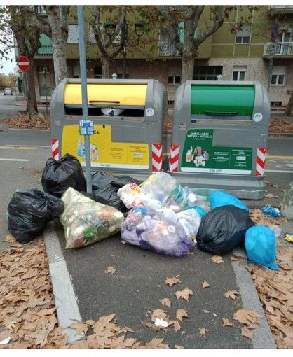 Rifiuti: dal centro alla periferia di Vercelli, multati sette trasgressori