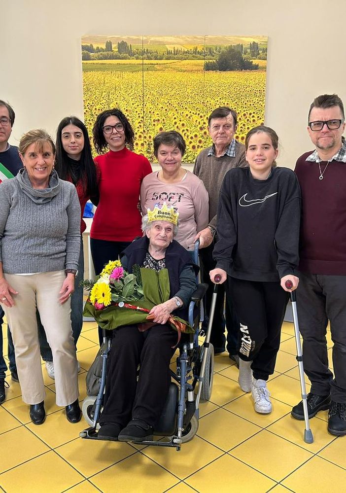 102 candeline per Nonna Adriana Mostini