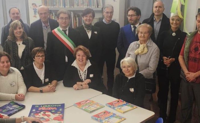 L'inaugurazione della biblioteca di Romagnano (foto dal Comune di Romagnano).