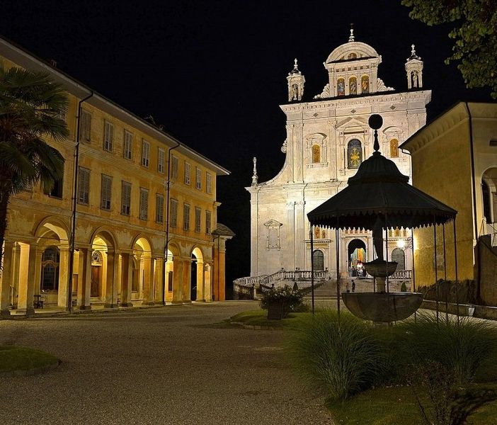 Il comune illumina il Sacro Monte per il 2020