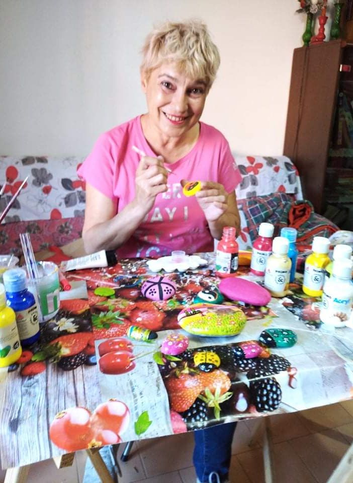 I sassolini birichini di Nicoletta. Colore per le strade di Serravalle