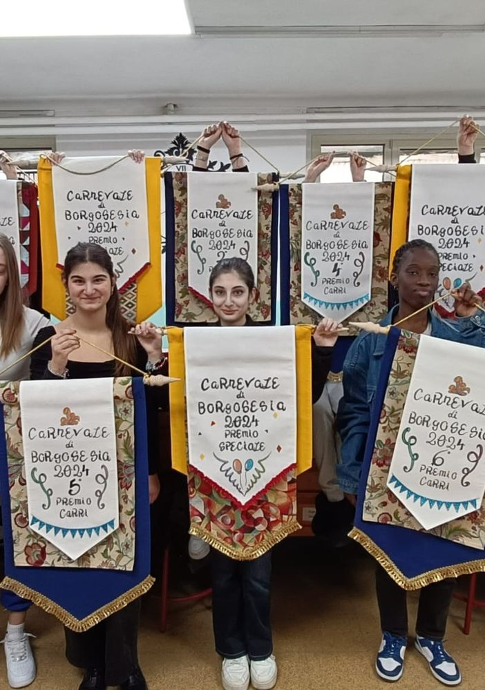 Il corso Moda Ipsia Magni realizza gli stendardi del carnevale