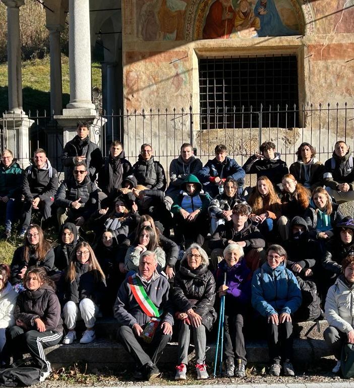 I ragazzi dell’Istituto Dalla Chiesa in visita a Varallo, per un tour del Sacro Monte.