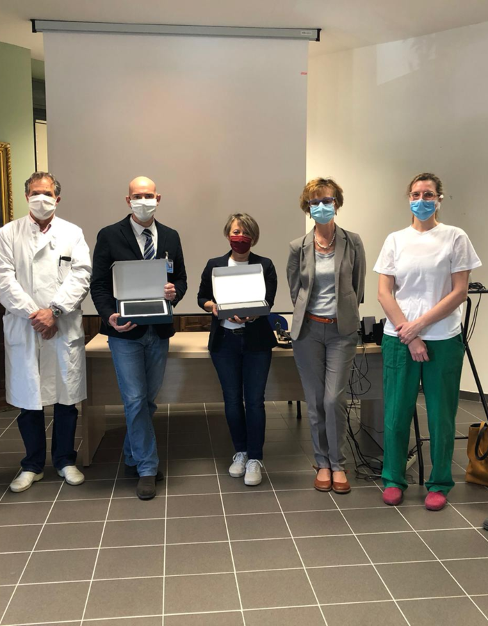 Tablet per i pazienti Covid ricoverati a Borgosesia: Il dono della Fondazione Buonanno