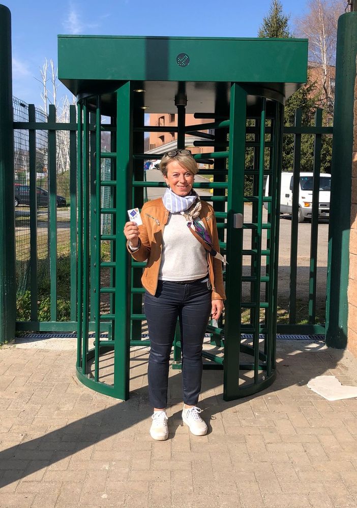 Borgosesia: Tornello alla pista di atletica con budge per l'ingresso