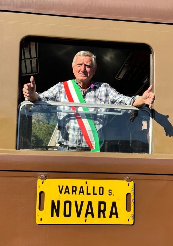 Treno storico Novara – Varallo: guarda il video della locomotiva a vapore.