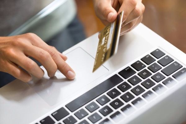 Borgosesia: Tre persone denunciate per truffa online