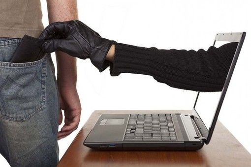 Arrestato un uomo che avrebbe riciclato denaro frutto di truffe informatiche