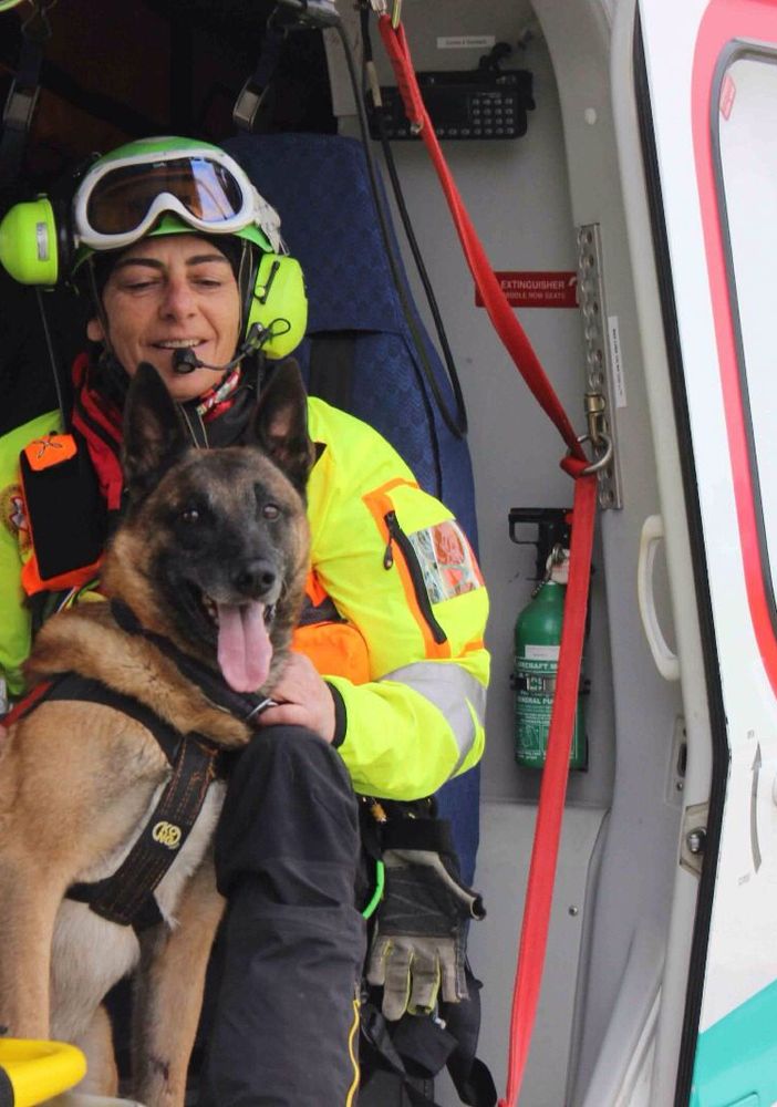 Borgosesia: Fino ad aprile le unità cinofile del Soccorso Alpino nella base di elisoccorso