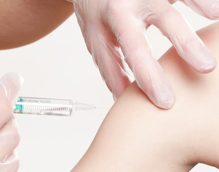Terza dose: da oggi in Piemonte al via le prenotazioni a 150 giorni dalla conclusione del ciclo vaccinale