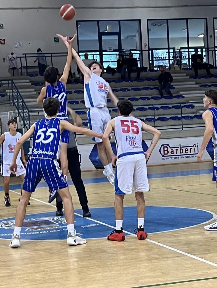 Il match di Valsesia Basket under 17 (foto Lety Bertini)