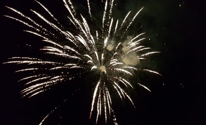 A Varallo brindisi in piazza con spettacolo pirotecnico