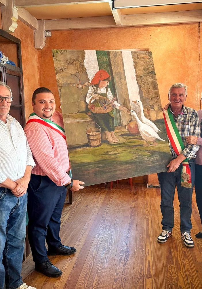 Varallo, donata un’opera alla Pro Loco di Sabbia.