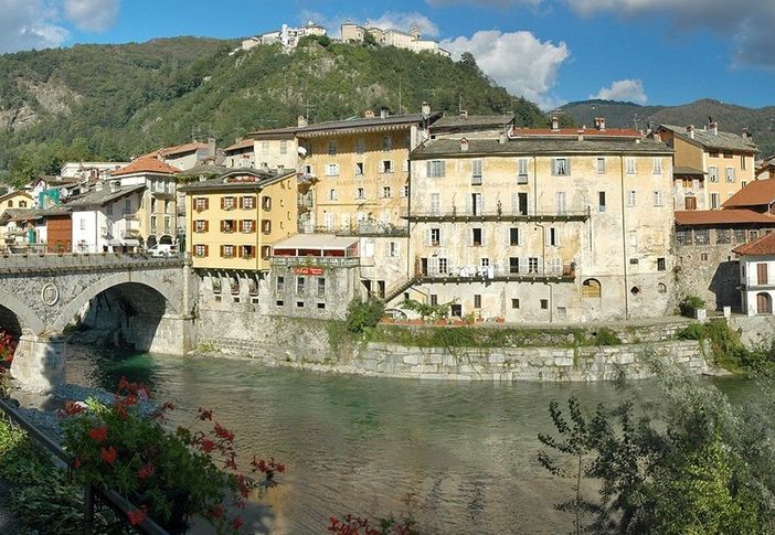 Varallo, fino a fine mese pedonalizzazione serale del centro cittadino attiva da venerdì a domenica
