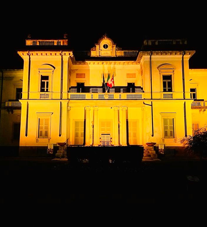 Varallo, Villa Durio si illumina di arancione
