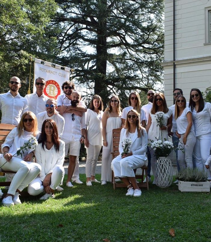 La sesta edizione del White Lunch, l’evento in bianco del Rotaract Club Valsesia