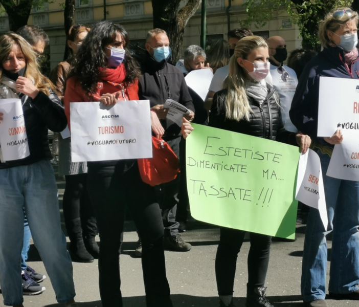 Le voci di commercianti e partite Iva: «Lavorare è un nostro diritto: è il momento di riaprire»