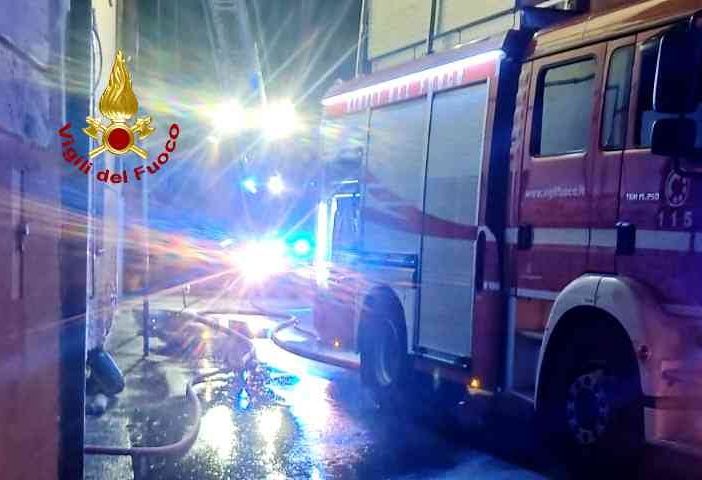 Incendio ad una canna fumaria a Rovasenda, in azione anche i Vigili del Fuoco di Cossato