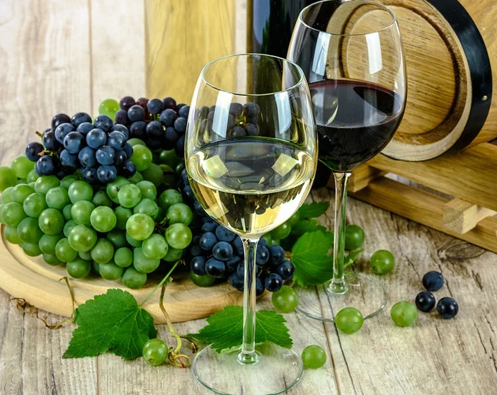 Regione, approvata nuova disciplina enoteche e delle strade del vino in Piemonte