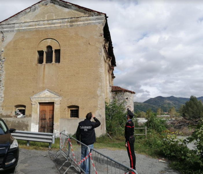 Vintebbio: l'antica chiesetta minacciata dall'erosione della sponda del fiume